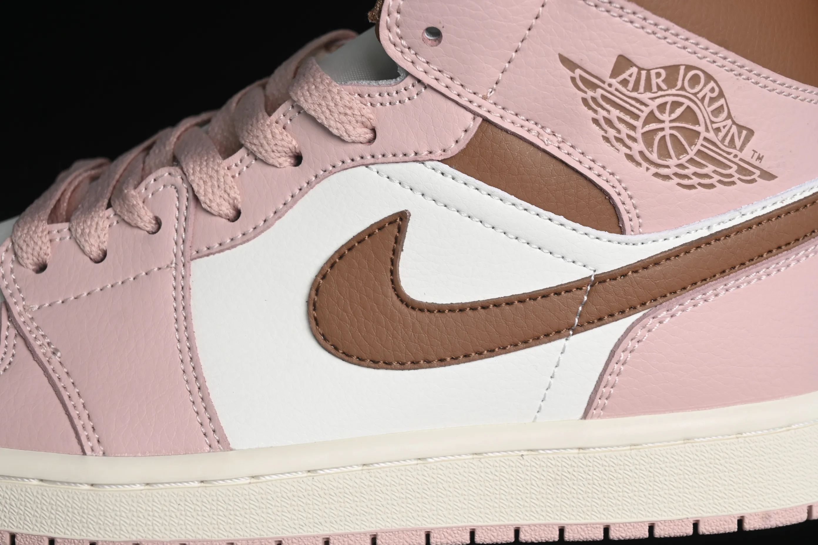 All categories Air Jordan Jordan series basketball shoes Air Jordan 1 Mid Air Jordan 1 Mid AJ1 Joe 1 khaki powder China basketball shoes BQ6472-620